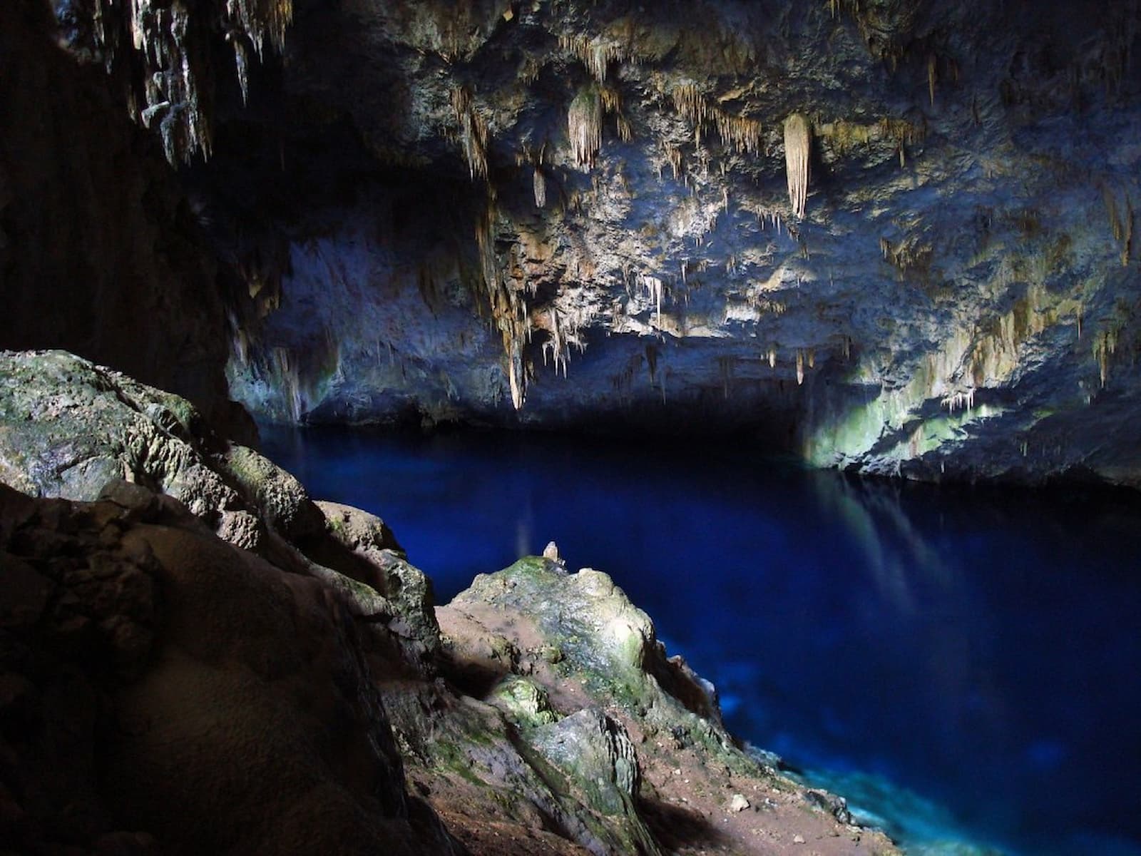 Gruta do Lago Azul
