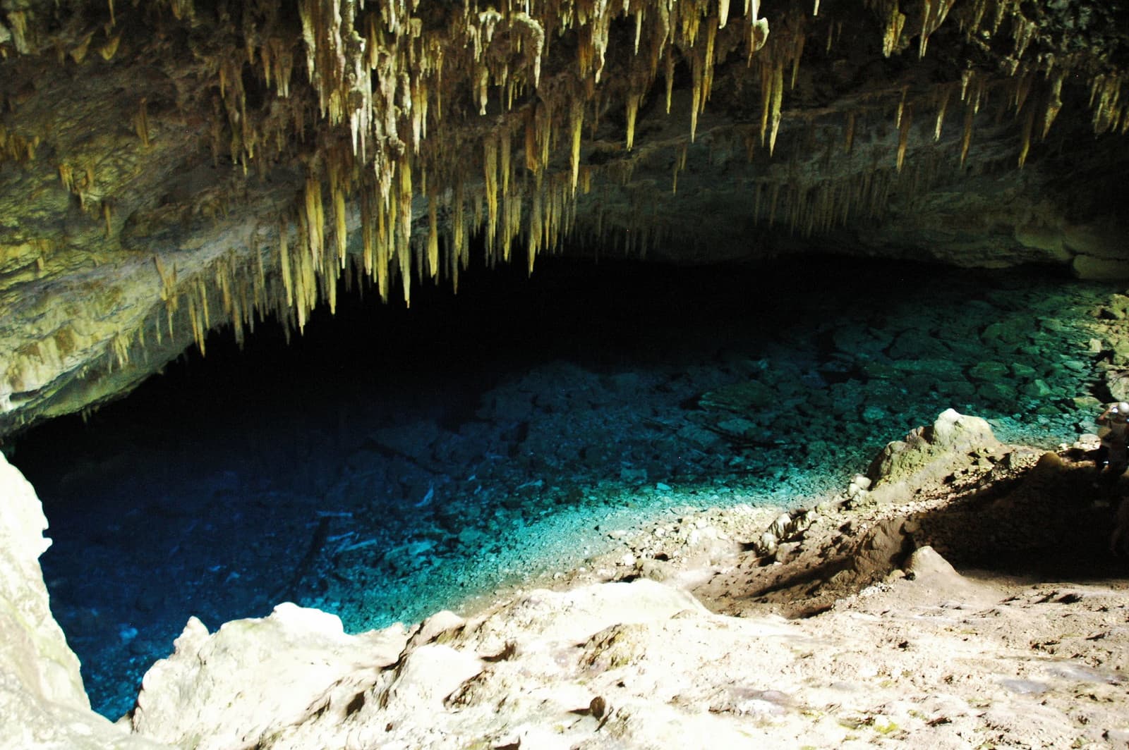 Gruta do Lago Azul